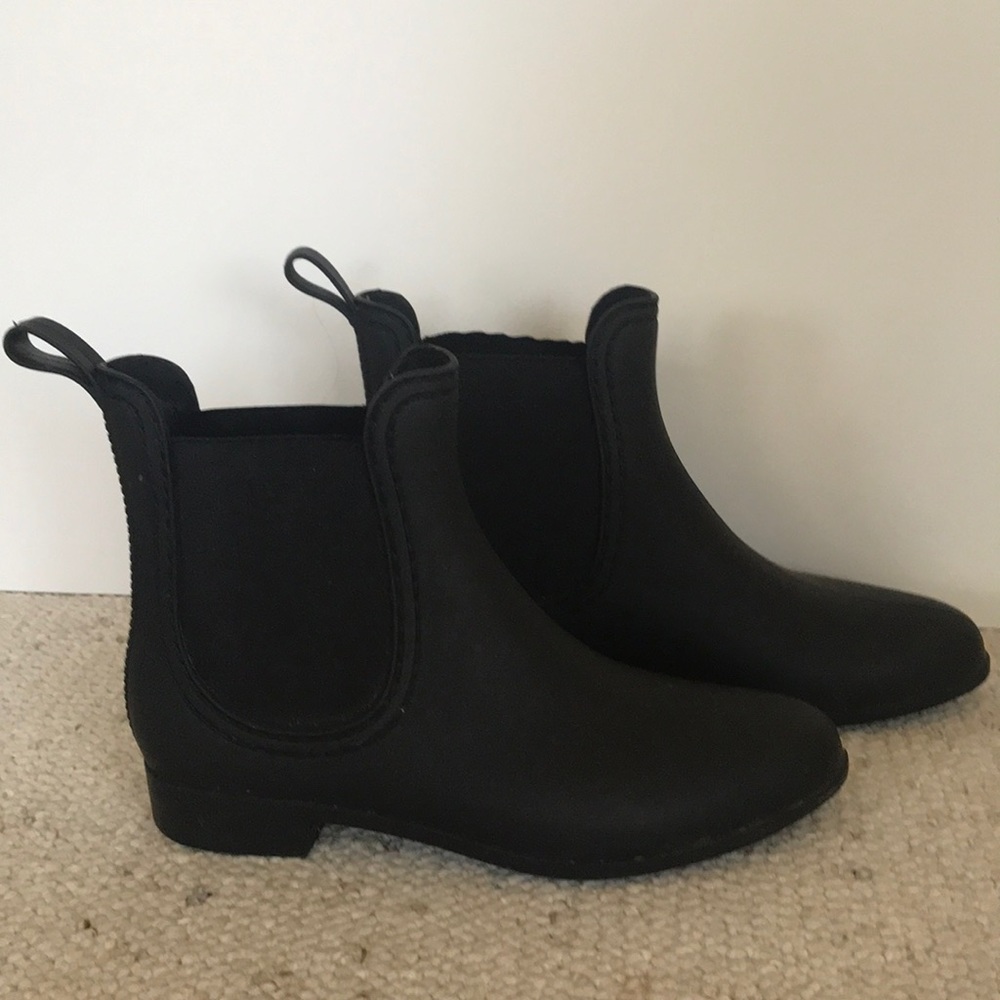 Black rubber rain boots